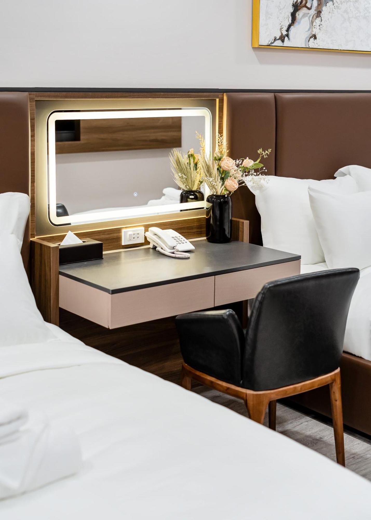 Vin Hotel Vĩnh Long Buitenkant foto